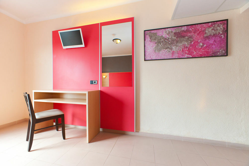 The Red Hotel By Ibiza Feeling - Adults Only San Antonio  Exterior photo