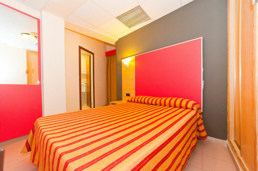 The Red Hotel By Ibiza Feeling - Adults Only San Antonio  Exterior photo