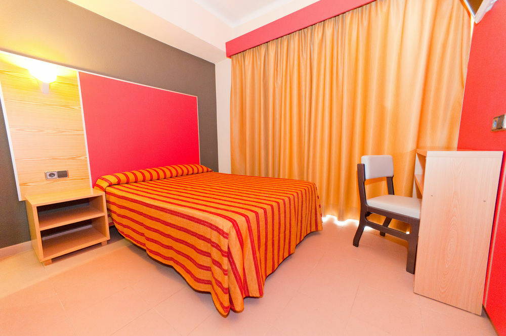 The Red Hotel By Ibiza Feeling - Adults Only San Antonio  Exterior photo